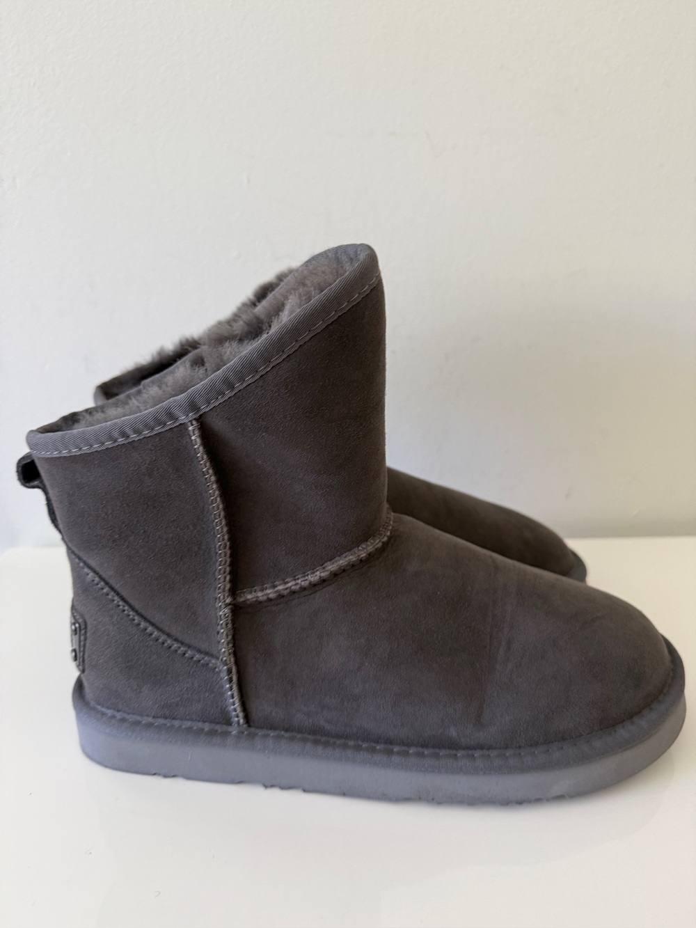 NWOB AUSTRALIA LUXE COLLECTIVE Cosy Xtra Short Beva Boots Shoes | US  9 | Gray